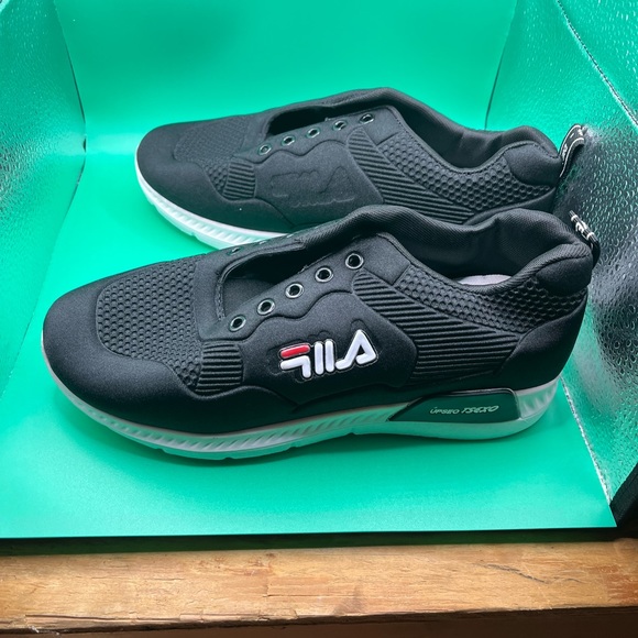 Light Fila walking shoe - Picture 4 of 5